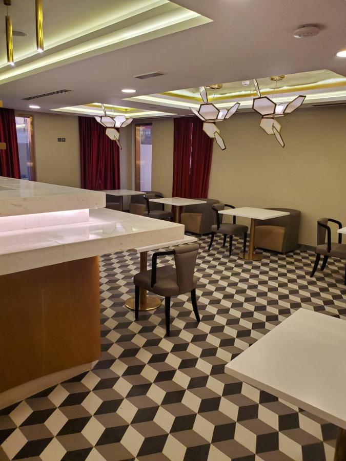 The B Premiere Hotel Doha Exteriör bild